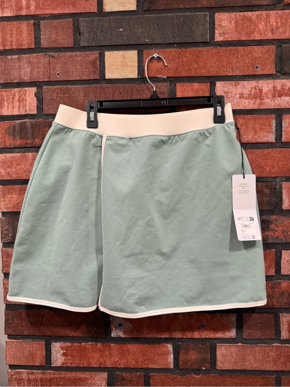 alo yoga Airbrush Streamlined Skirt